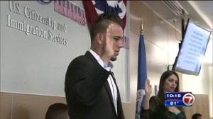 160925_jose_fernandez_us_citizen_swearing